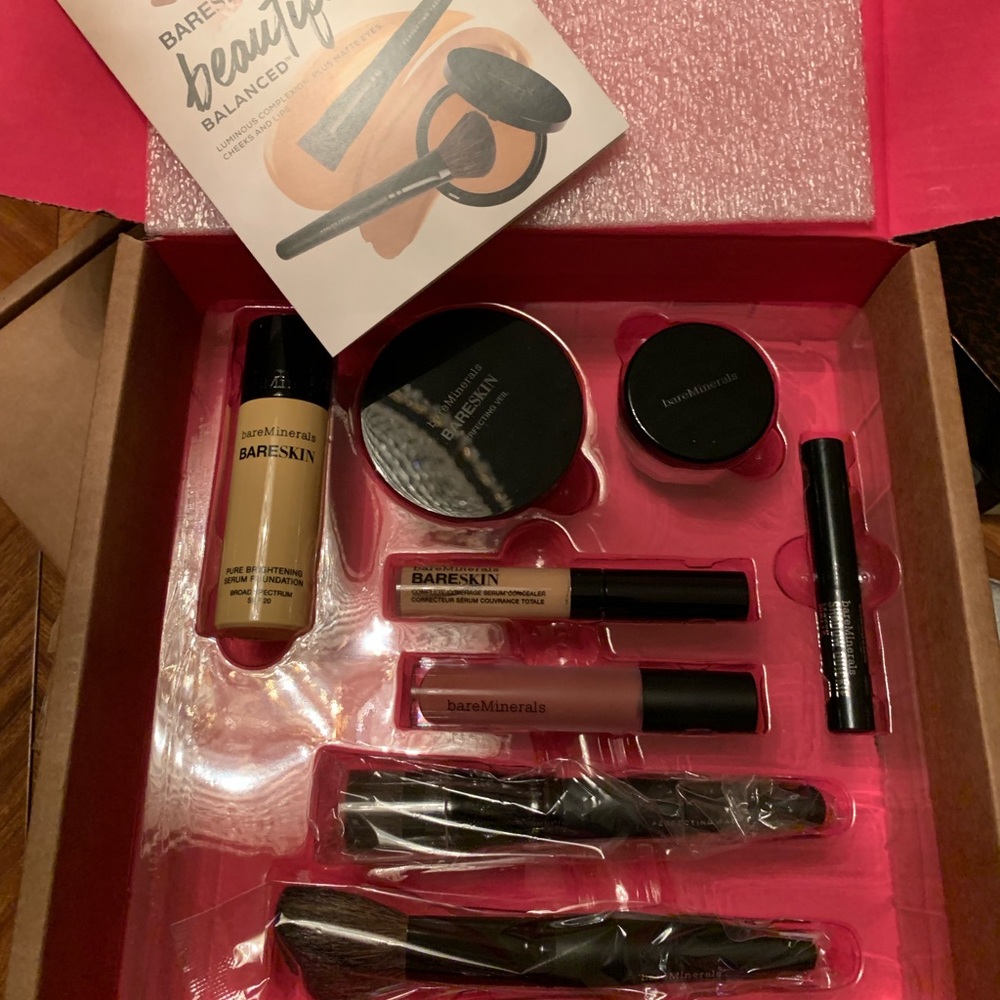 8 piece Bare Minerals Set
